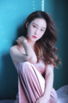 黑色丝袜老师的汁水太多了